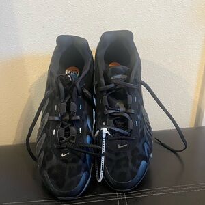 Nike Women's Black Air Max Dn 8 SE